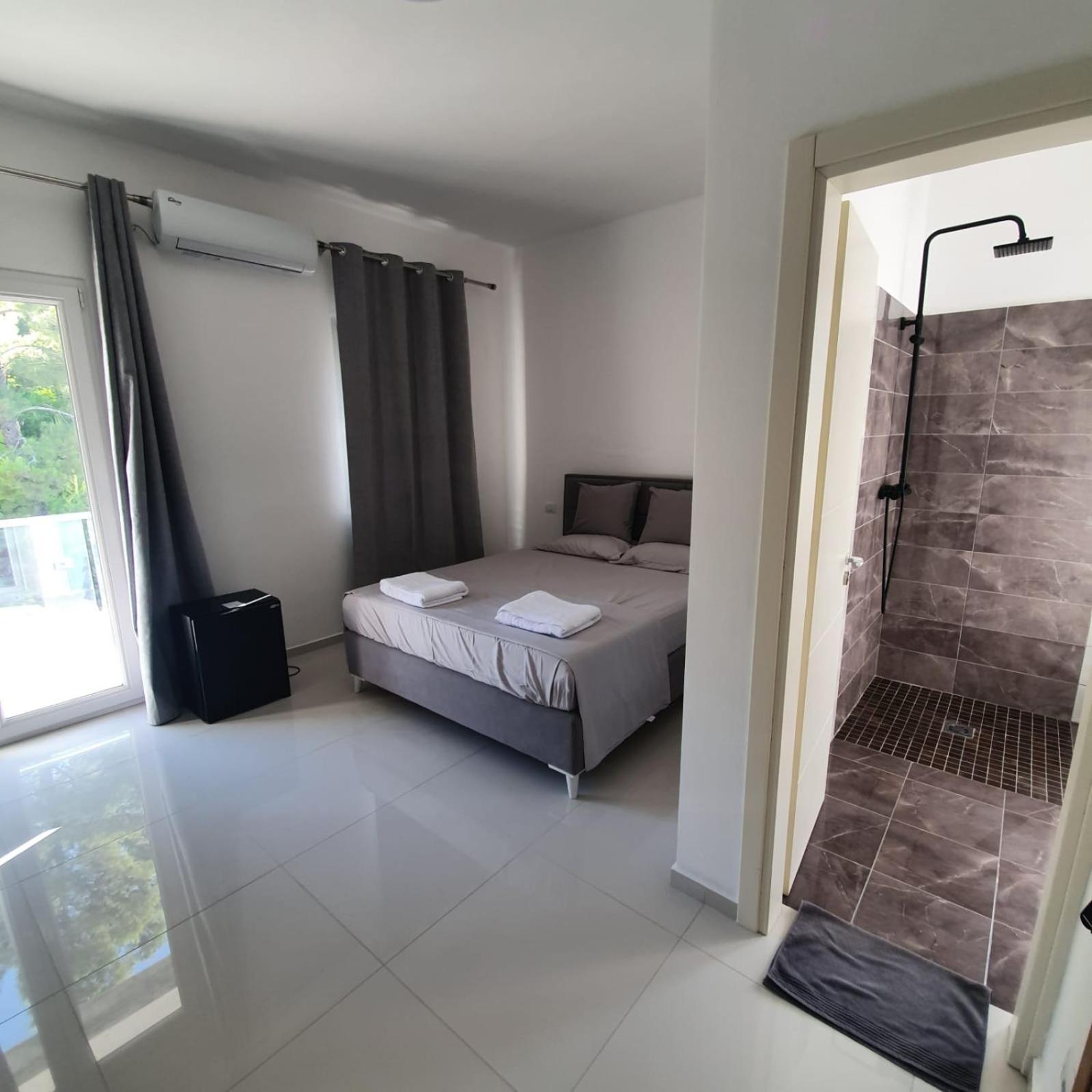 33 Hotel