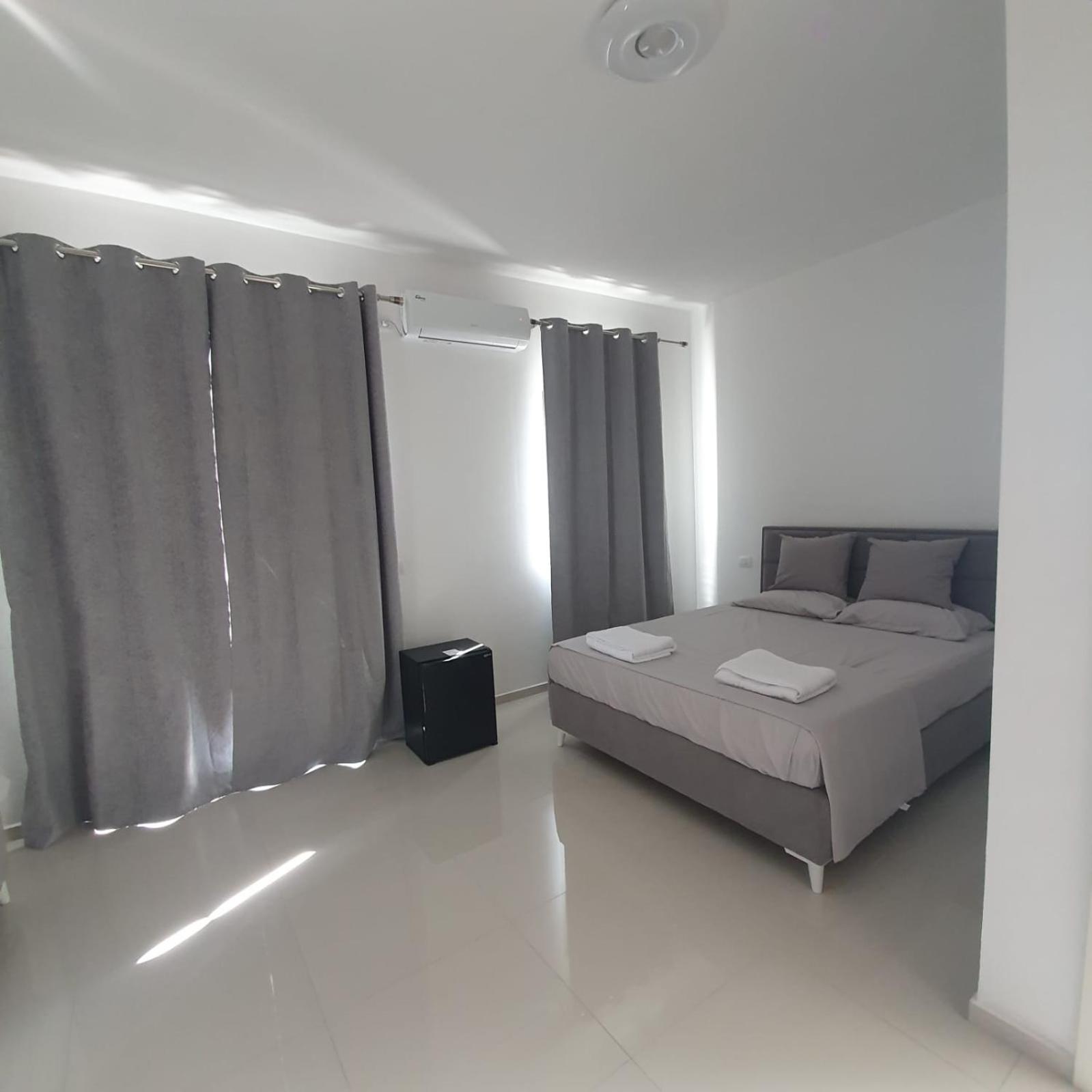 Hotel 33