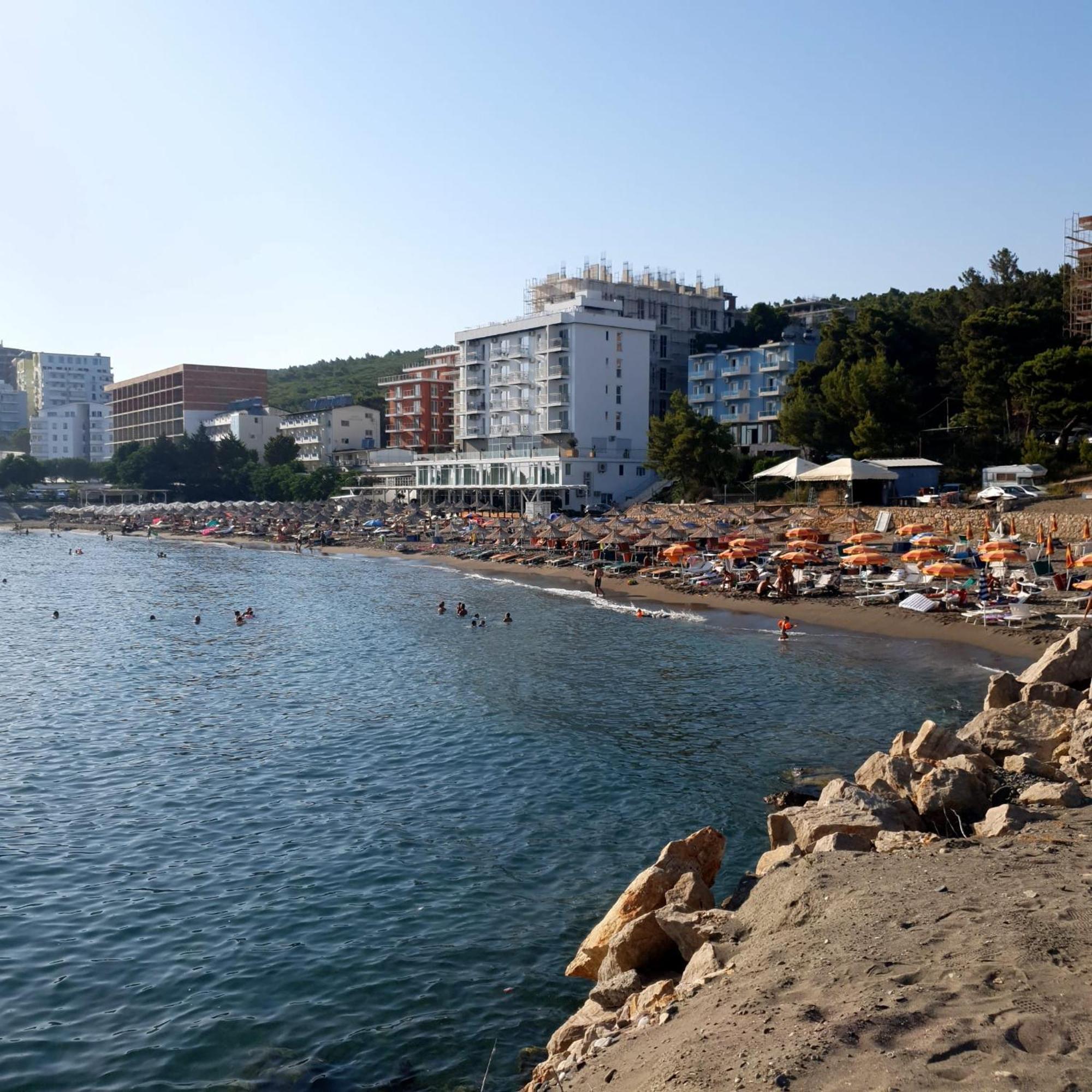 33 Hotel 4*